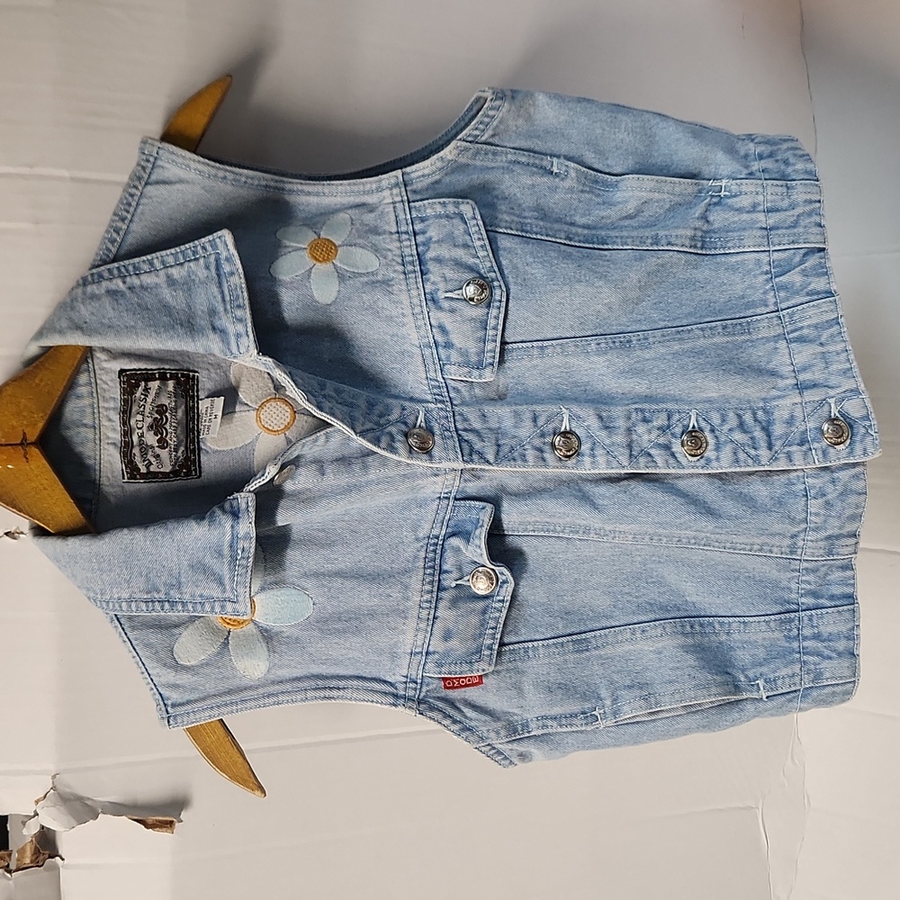 EUC D'Mode Classix Women's sz M Flowered Denim Cropped Vest